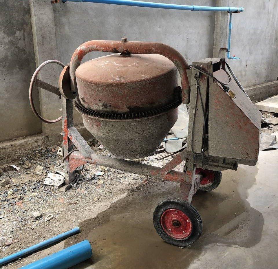 ម៉ាស៊ីនក្រឡុកស៊ីម៉ងតិ៍ចល័ត 140L